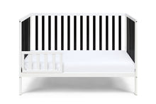 Load image into Gallery viewer, Deux Remi Island Crib White/Black