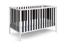 Load image into Gallery viewer, Deux Remi Island Crib White/Black